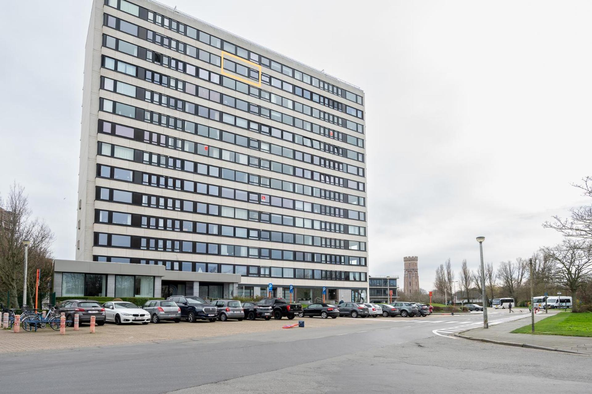 Stunning Views Over With Garage Apartment Ostend