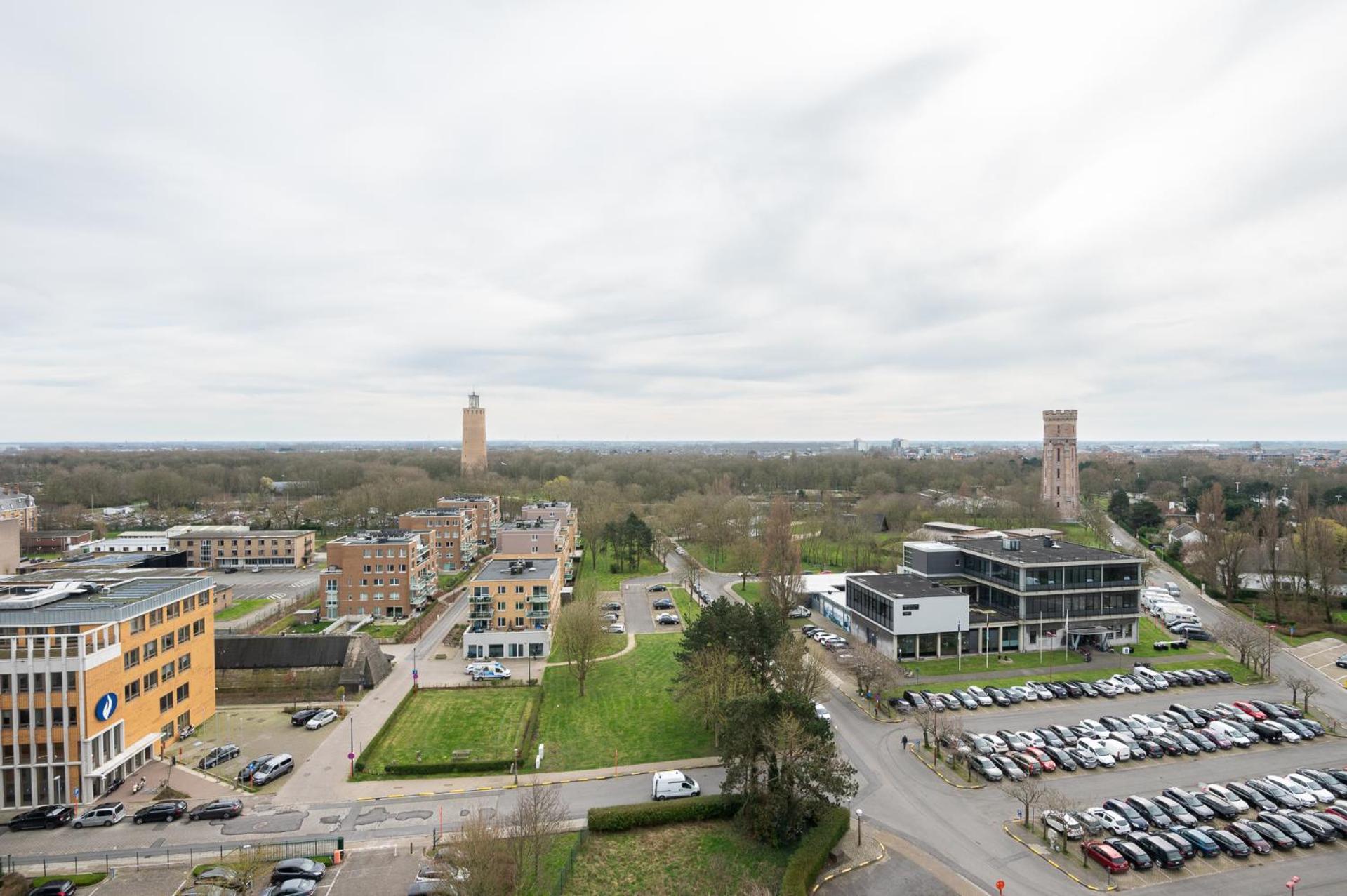 Stunning Views Over With Garage Apartment *