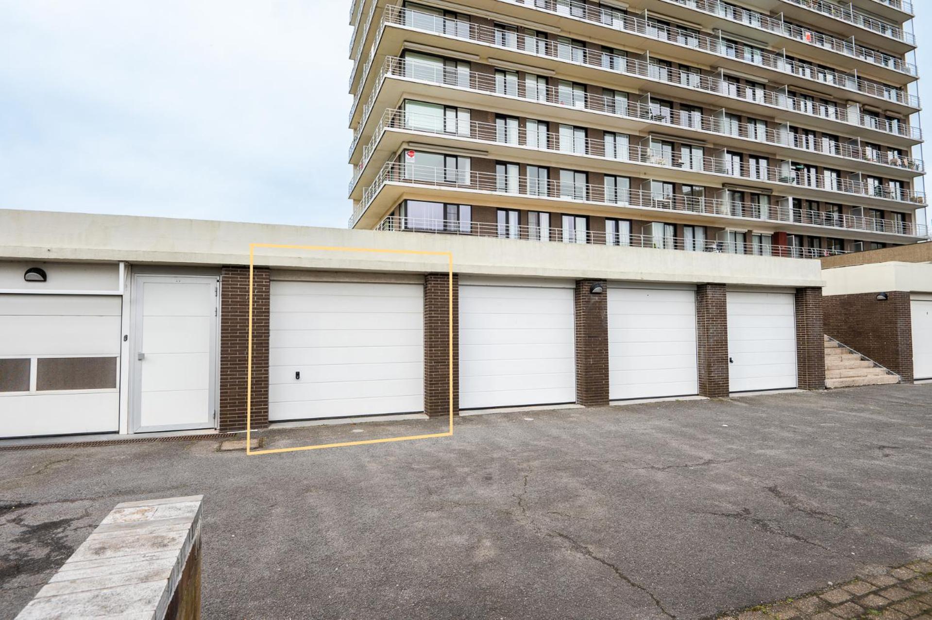 Apartment Stunning Views Over With Garage *