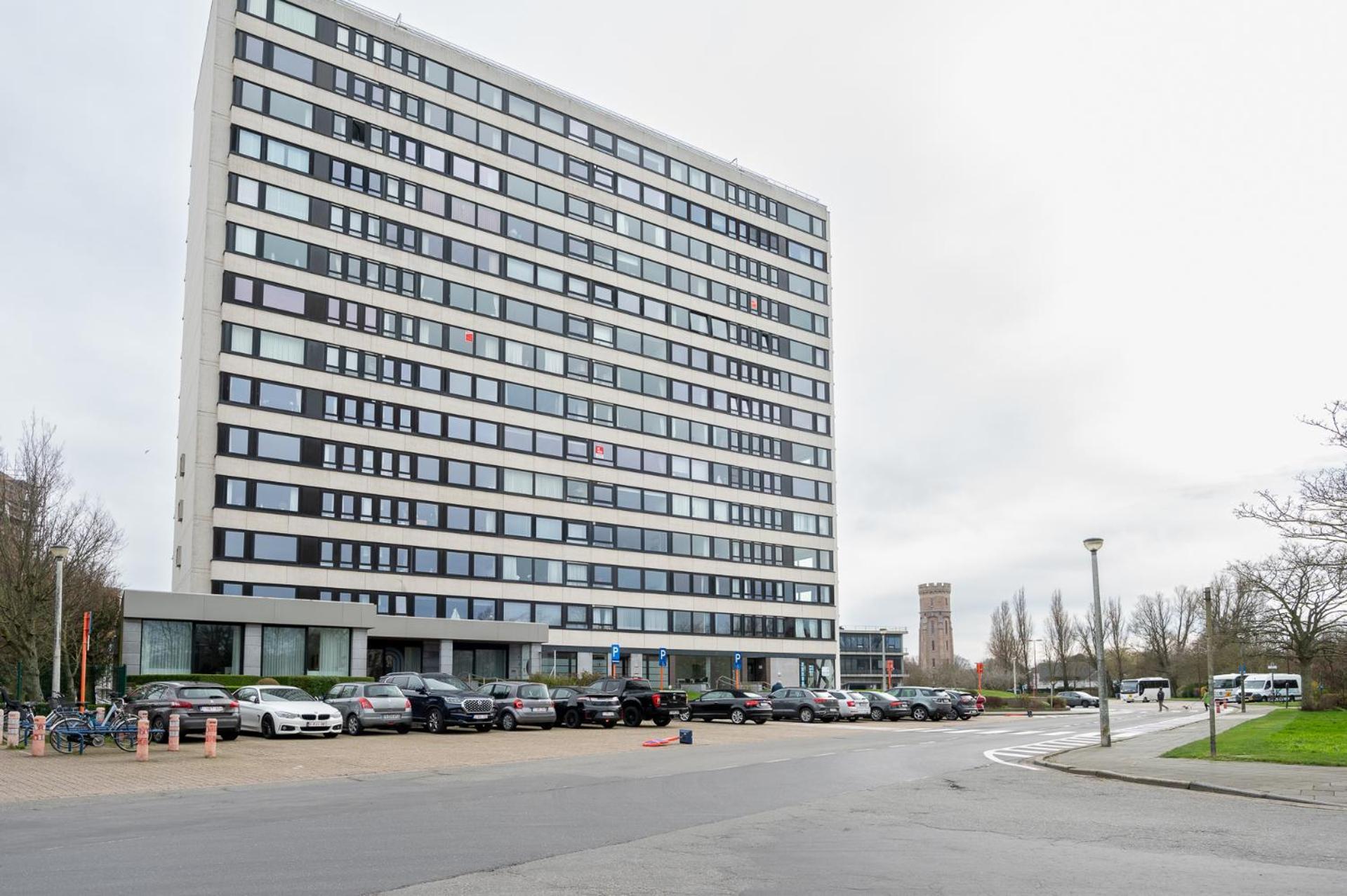 Stunning Views Over With Garage Apartment Ostend